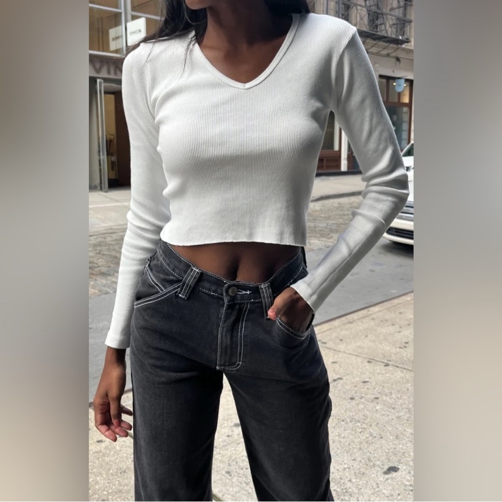 Brandy Melville Women's White Josephine V-Neck Ribbed Top